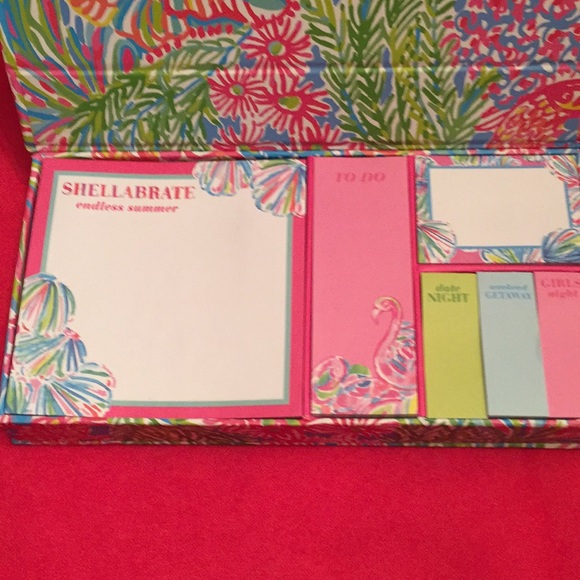 ❤️Lilly Pulitzer Tote & Sticky Notes - Picture 6 of 8